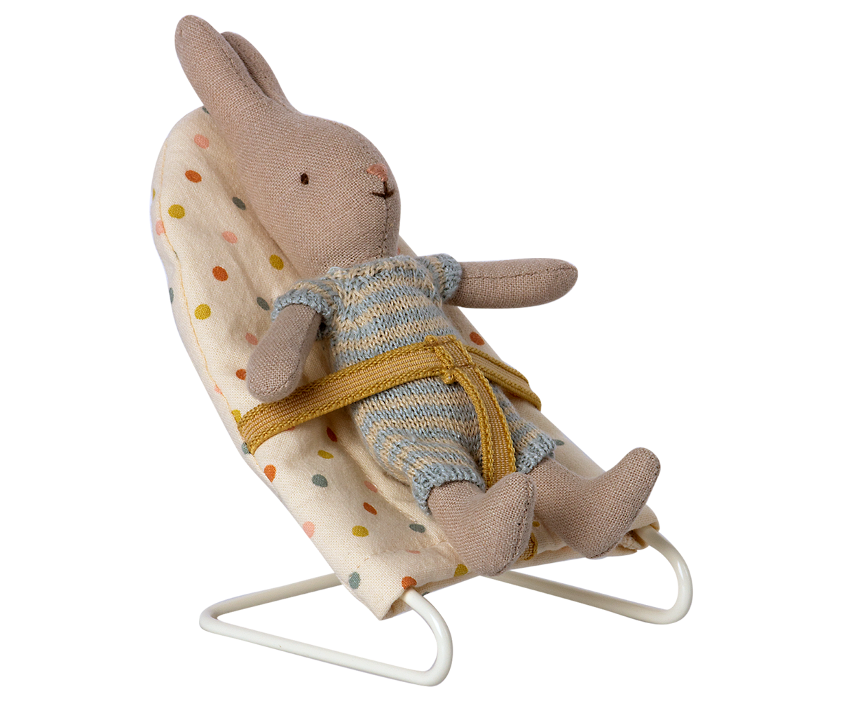 Babysitter, Micro - Image 3