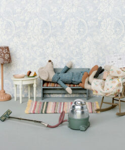 Alternative view of Bench, Mouse