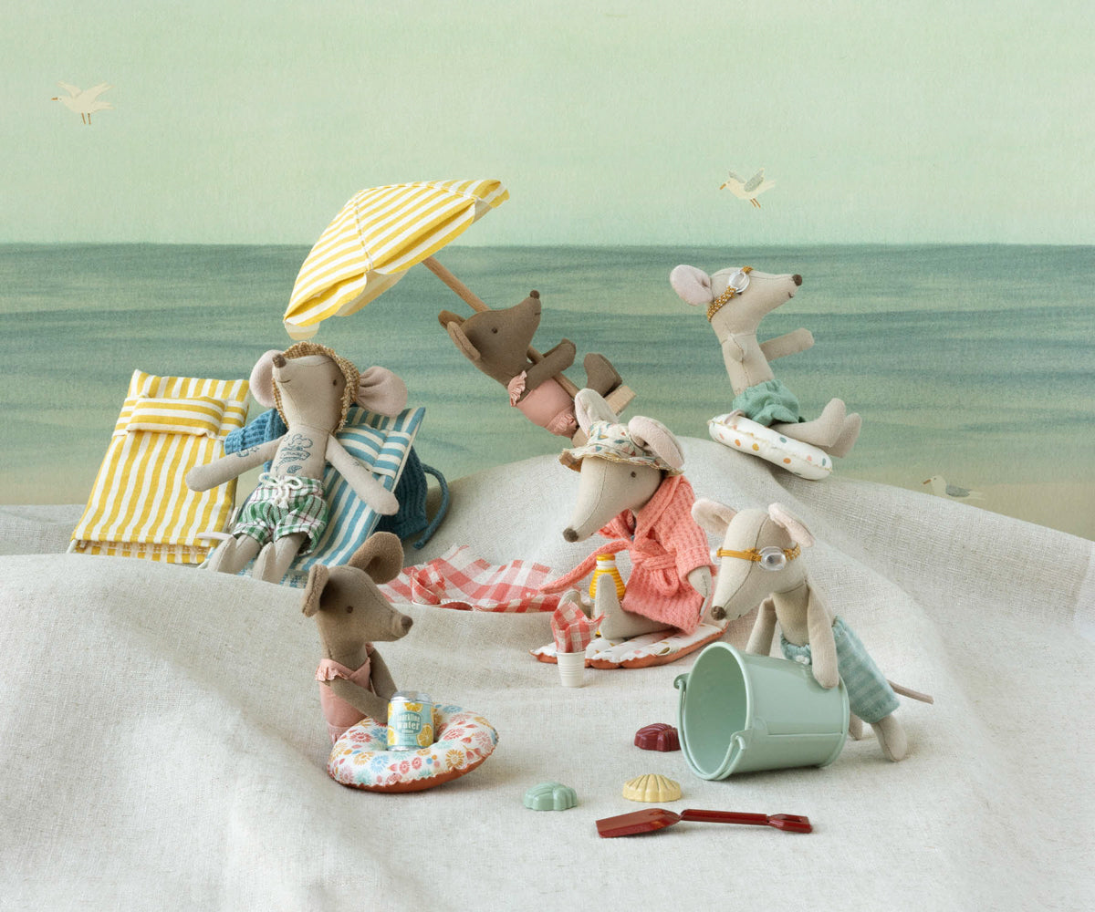 Beach Set for Big Brother - Image 2