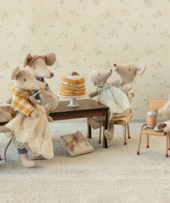 Alternative view of Baby mouse in gown - Powder