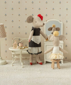 Alternative view of Beautician mouse, Mum